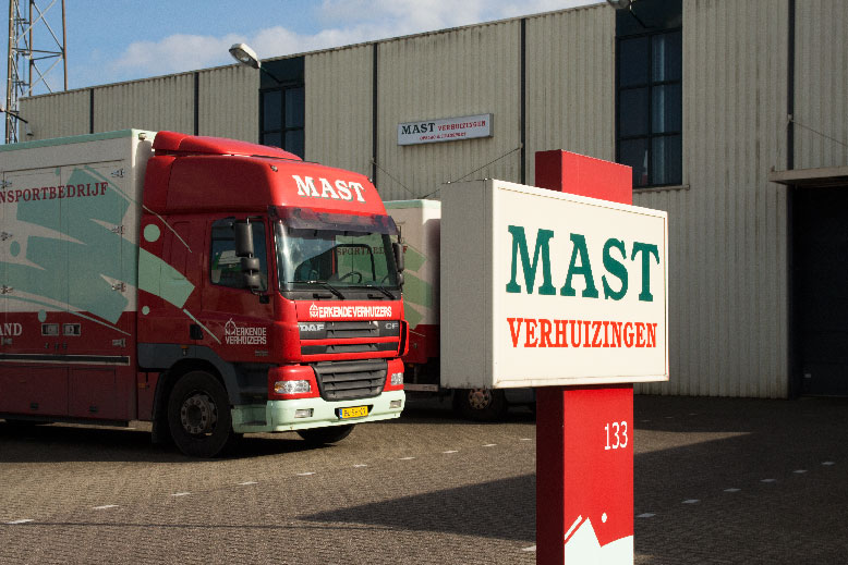 Mast Verhuizingen neemt nieuwe PTB heftruck in gebruik